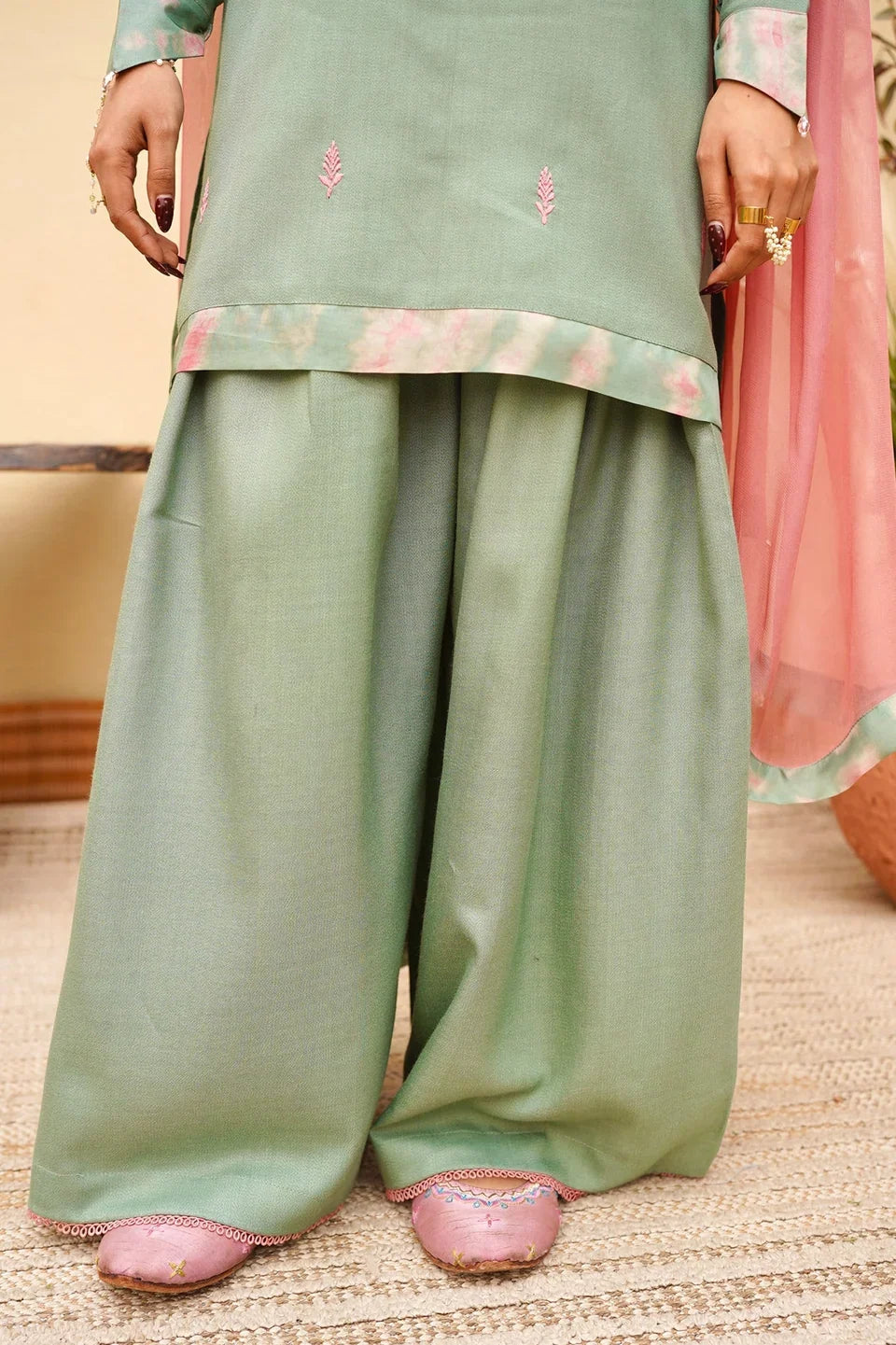 Saga Green